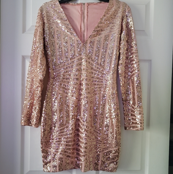 Rose gold sequined bodycon mini dress - Picture 2 of 4